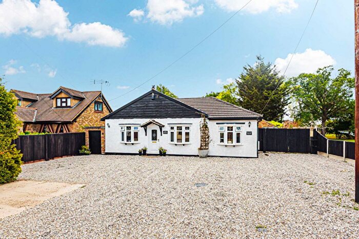 4 Bedroom Detached Bungalow For Sale In Ethelbert Road, Rochford, SS4