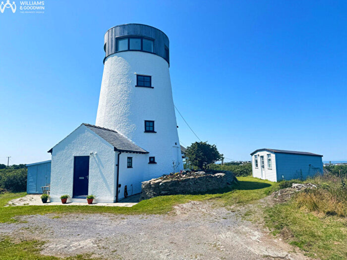 2 Bedroom Character Property For Sale In Trearddur Bay, Isle Of Anglesey, LL65
