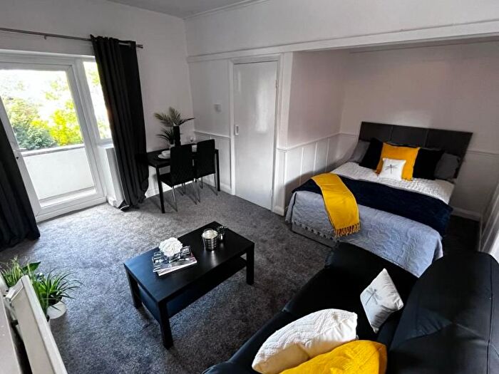 Studio To Rent In Cumberland Court, Headingley, Leeds, LS6