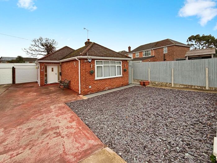 3 Bedroom Semi Detached Bungalow For Sale In Glenesk Road, Great Sutton, CH66
