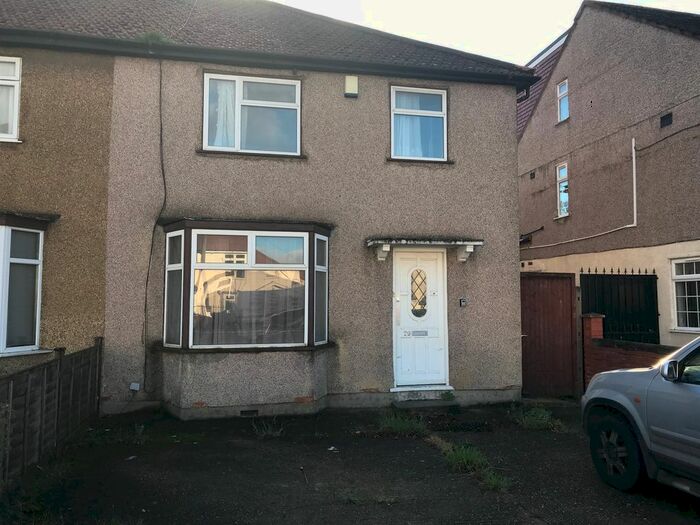 3 Bedroom Semi-Detached House To Rent In Carlyle Avenue, Southall, UB1