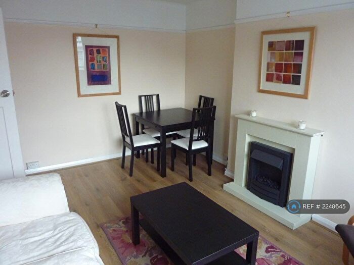 2 Bedroom Flat To Rent In Lee Court, London, SE13