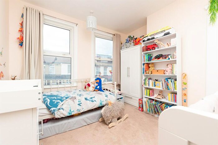 3 Bedroom Terraced House For Sale In Brook Road, Northfleet, Gravesend, Kent, DA11