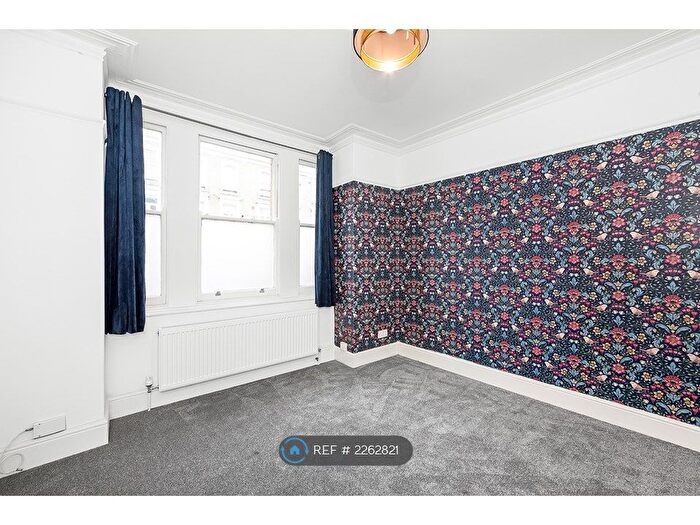 1 Bedroom Flat To Rent In Gipsy Road, London, SE27