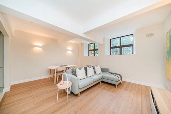 1 Bedroom Flat For Sale In Manor Gardens, Islington, N7