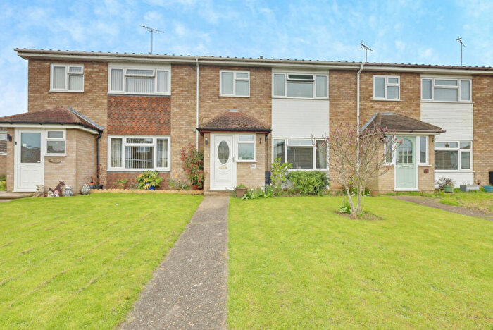 3 Bedroom Terraced House For Sale In Hogarth Drive, Southend-on-sea, SS3