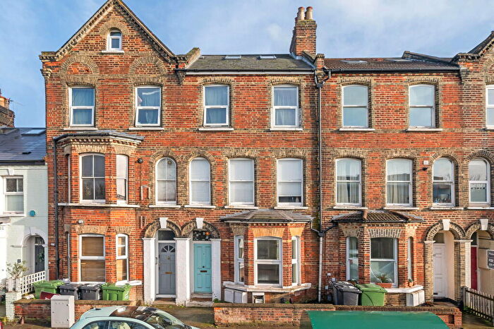 2 Bedroom Flat To Rent In Milkwood Road, SE24