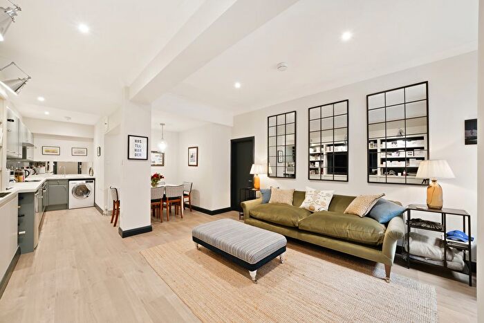 1 Bedroom Flat To Rent In Palace Court, London, W2