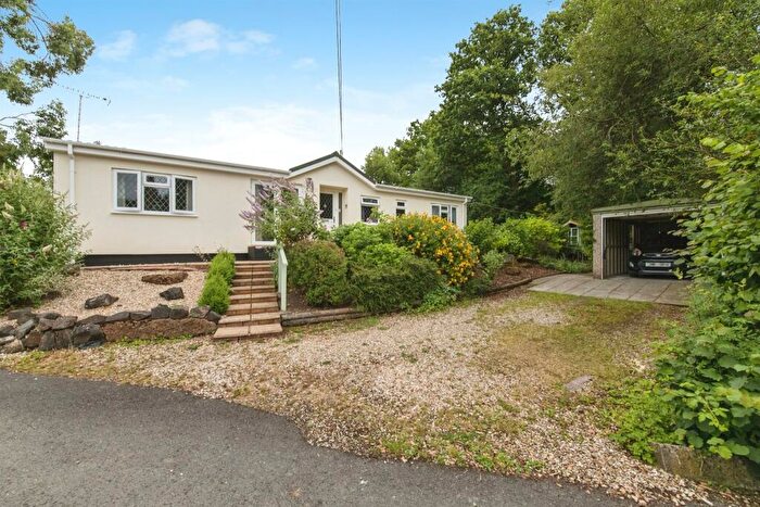 2 Bedroom Park Home For Sale In Glanvills Close, Pathfinder Village, Exeter, EX6