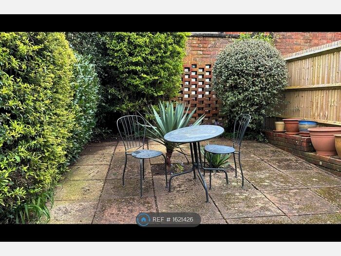 2 Bedroom Maisonette To Rent In Kings Field, Bursledon, Southampton, SO31