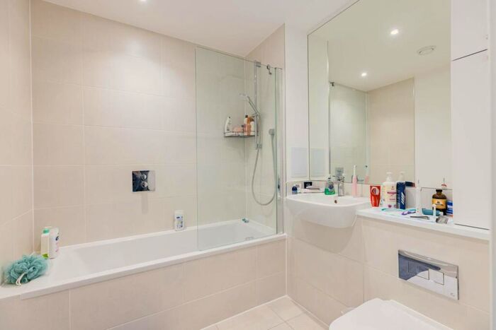 2 Bedroom Flat To Rent In Corsican Square, Bow, London, E3