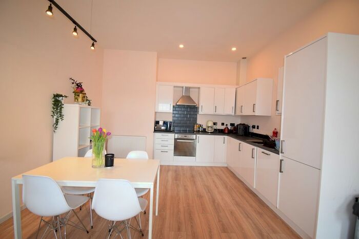 2 Bedroom Flat To Rent In Gillingham Road, Gillingham, ME7