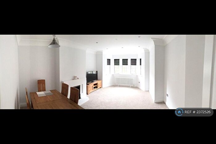 2 Bedroom Flat To Rent In Tudor Close, London, NW3