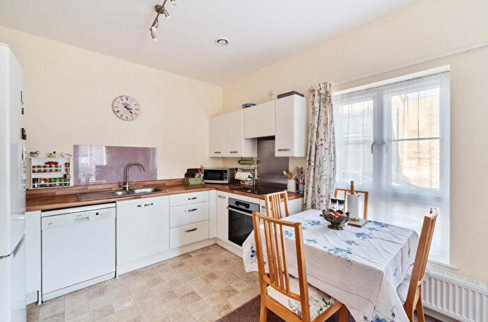 2 Bedroom Flat For Sale In Frome Road, Radstock, BA3