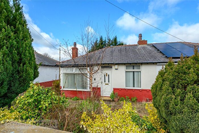 2 Bedroom Bungalow For Sale In Cross Lane, Primrose Hill, Huddersfield, West Yorkshire, HD4
