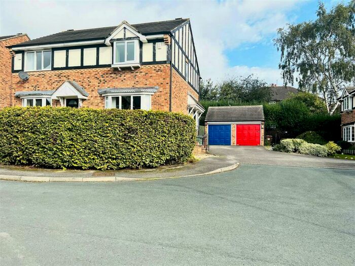 3 Bedroom Semi-Detached House To Rent In Woodside Avenue, Meanwood, Leeds, West Yorkshire., LS7