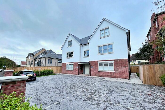 2 Bedroom Flat To Rent In Southbourne, BH6