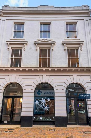 2 Bedroom Flat To Rent In High Street, Banbury, OX16