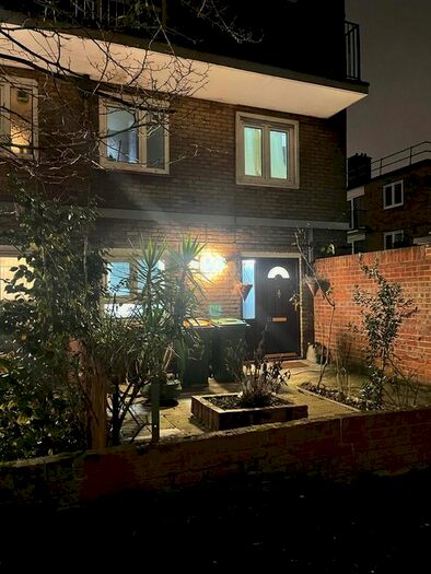 3 Bedroom Maisonette To Rent In Kelland Road, London, E13