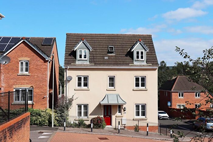 4 Bedroom Detached House For Sale In Kingfisher Road, North Cornelly, Bridgend, CF33