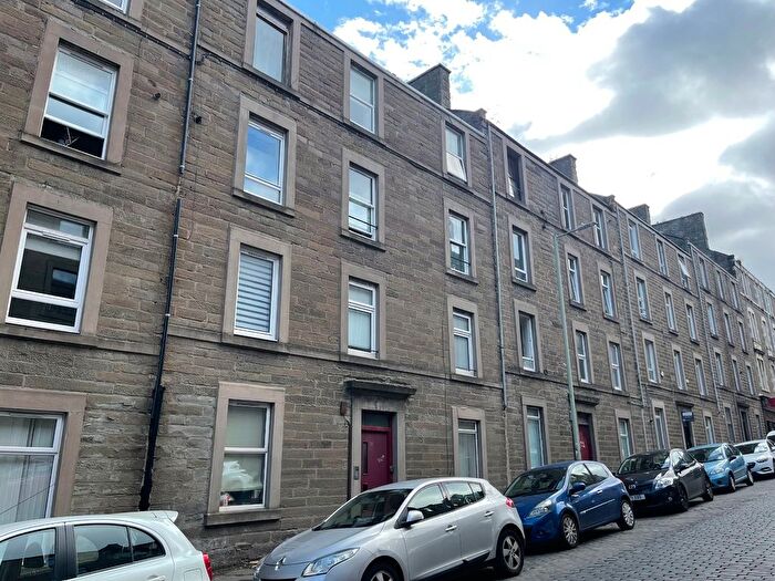 2 Bedroom Flat To Rent In Rosefield Street, Dundee, Angus, DD1