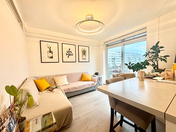 2 Bedroom Flat To Rent In Westbourne Street, London, W2