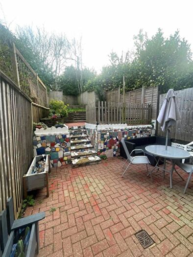 3 Bedroom Terraced House For Sale In Deepfield Way, Coulsdon, CR5