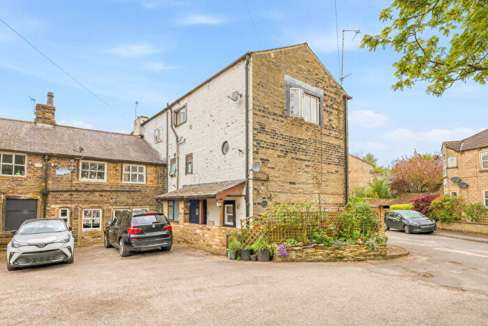 2 Bedroom Duplex For Sale In Wardle Fold, Wardle, OL12