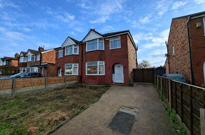 3 Bedroom Semi Detached House For Sale In Derbyshire Lane West, Stretford, M32