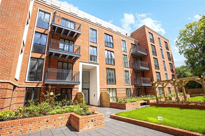 1 Bedroom Flat For Sale In Fellowes Rise, Winchester, Hampshire, SO22