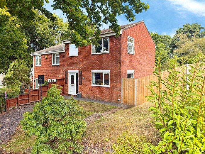 3 Bedroom Semi-Detached House For Sale In Woodside Road, North Baddesley, Southampton, Hampshire, SO52
