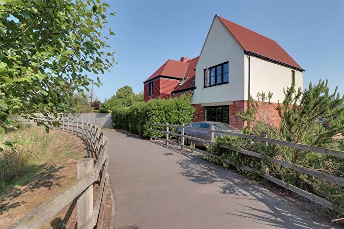 4 Bedroom Detached House For Sale In Standish Gate, Standish, Stonehouse, GL10