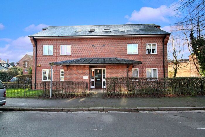1 Bedroom Flat To Rent In King Alfred Terrace, Winchester, SO23