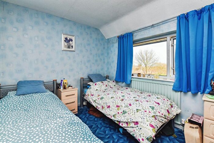 3 Bedroom Semi-Detached House For Sale In Vallis Road, Frome, BA11
