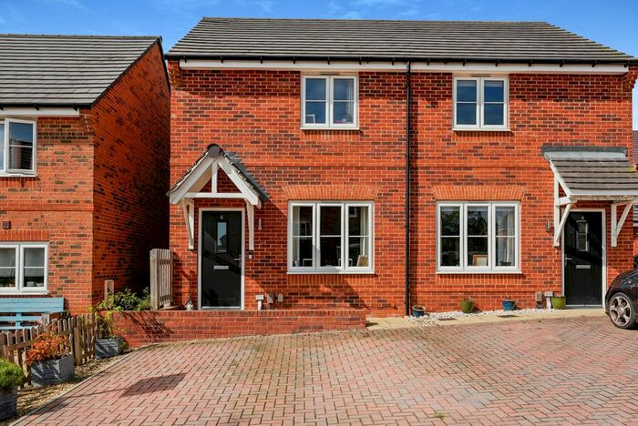 2 Bedroom Semi-Detached House For Sale In White Walk, Evesham, Worcestershire, WR11