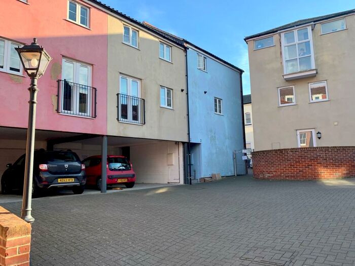 2 Bedroom Flat To Rent In Church Street, Cromer, NR27