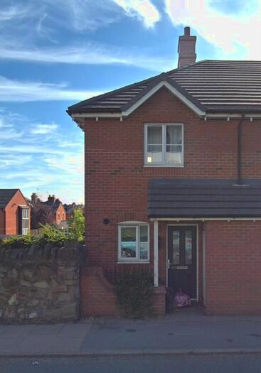 2 Bedroom End Of Terrace House To Rent In Pickersleigh Road, Malvern, WR14