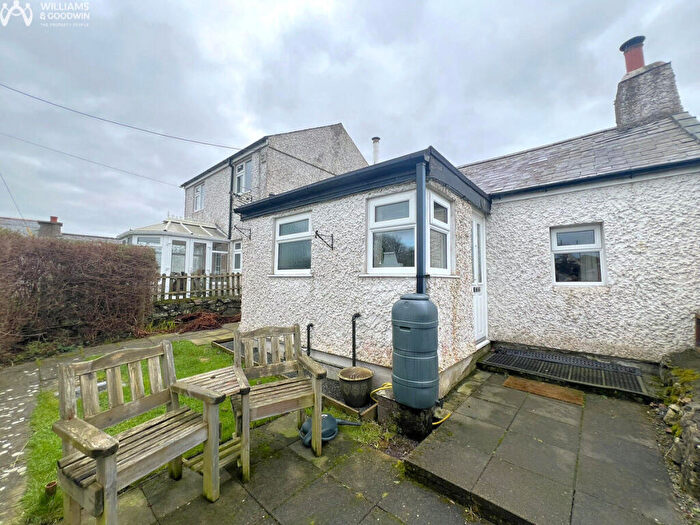 4 Bedroom Farm House For Sale In Llandrygan, Llannerch-Y-Medd, Anglesey, LL71