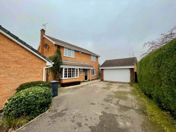 4 Bedroom Detached House To Rent In Raglan Drive, Gedling, Nottingham, NG4