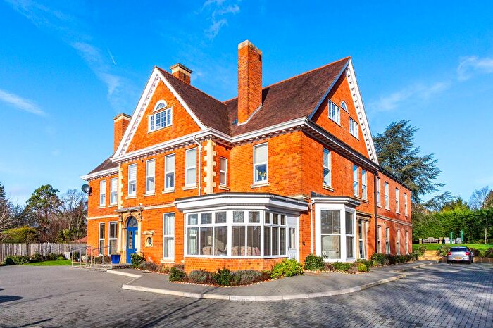 2 Bedroom Flat For Sale In Memorial Hall, Hayway, Rushden, NN10