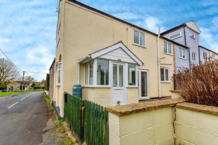 2 Bedroom End Of Terrace House For Sale In Fen Road, Timberland, Lincoln, LN4