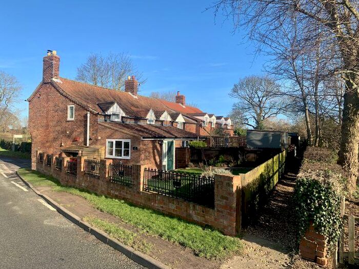 2 Bedroom Cottage For Sale In Grange Lane, Covenham St Bartholomew, LN11