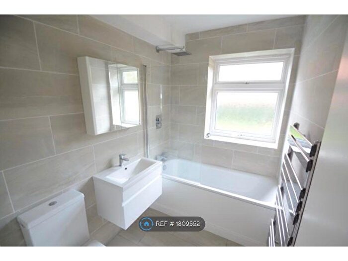 2 Bedroom Flat To Rent In Sunnydale Road, London, SE12