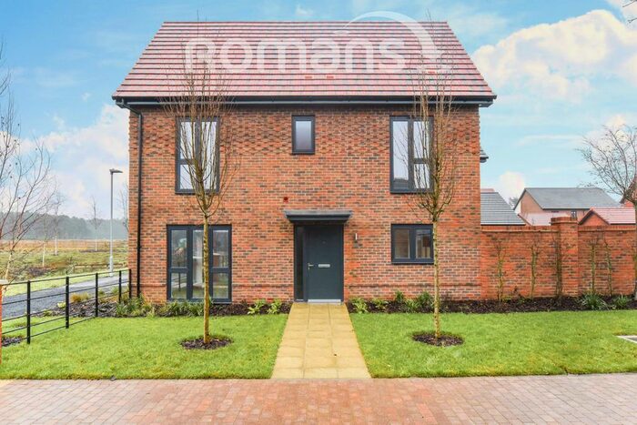 3 Bedroom Detached House To Rent In Old Wokingham Road, Crowthorne RG45