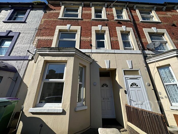 3 Bedroom House To Rent In Blackbull Road, Folkestone, CT19