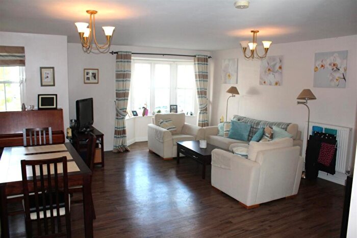 2 Bedroom House To Rent In Threipland Drive, Cardiff, CF14