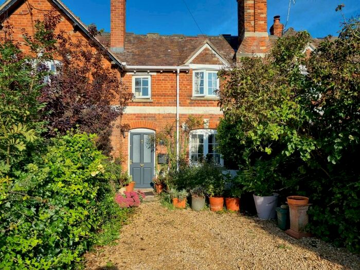 3 Bedroom Terraced House For Sale In New Buildings, Uffington, Faringdon, Oxfordshire, SN7