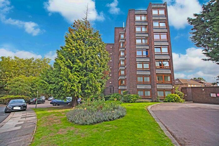 2 Bedroom Flat To Rent In Westchester Court, Westchester Drive, Hendon, NW4