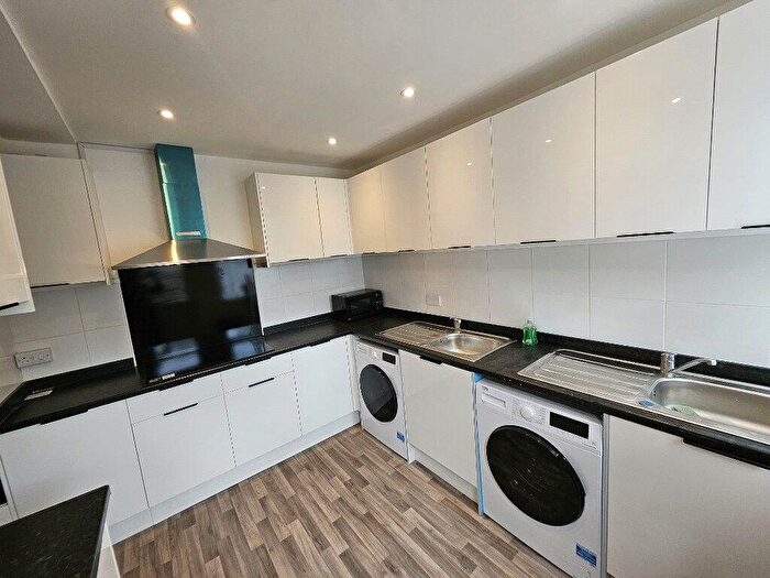 6 Bedroom Detached House To Rent In Whitehall Road, Bristol, Bristol, City Of, BS5