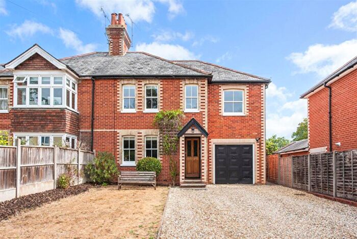 5 Bedroom Semi Detached House For Sale In Ford Lane, Farnham, GU10